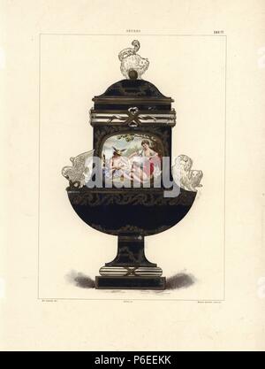 Vase mit Tierfiguren. Deep Blue und vergoldeten Vase mit Tieren (Katze, Hund und Schwan) und einem klassischen pastorale Szene mit Amor und Quecksilber eingerichtet. Durch chromolithograph Gillot einer Illustration von Edouard Garnier aus der Weiche Paste Porzellan von Sevres, Maison Quantin, Paris, 1891. Stockfoto