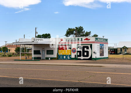 Alte Tankstelle auf der Route 66 in Santa Rosa, California Stockfoto