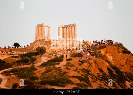 Die alten Marmor Tempel des Poseidon am Kap Sounion, ca. 70 Km (45 Meilen) südlich und südöstlich von Athen. Der Tempel befindet sich auf einem Felsvorsprung am Kap So Stockfoto