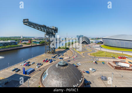 Blick nach Westen entlang den Fluss Clyde mit dem anderston Kran, das gürteltier Konzerthalle, Teil des SECC, Schottischen Ausstellungs- und Konferenzzentrum, ein Stockfoto