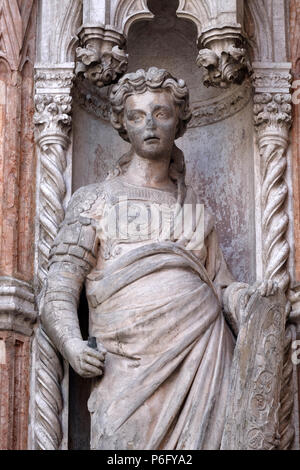 Statue auf der Porta della Carta, Detail der Dogenpalast, Markusplatz, Venedig, Italien, UNESCO Weltkulturerbe Stockfoto