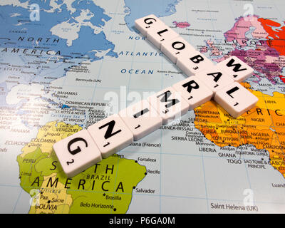 Darstellung der globalen Erwärmung, die durchschnittliche globale Temperatur am schnellsten in der aufgezeichneten Geschichte zugenommen hat, auf Weltkarte Hintergrund Stockfoto