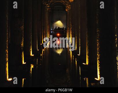 Turkei. Istanbul. Basilika-Zisterne. 6. Jahrhundert. Errichtet während der Herrschaft von Justinian I. Interieur. Stockfoto