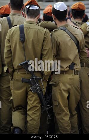 Israel. Jerusalem. Der Wehrdienst. Soldaten der israelischen Armee, die in der Westlichen Mauer. Stockfoto