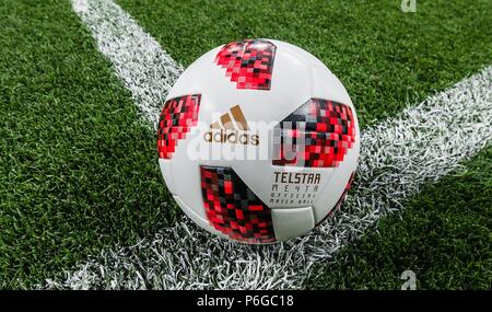 Fußball: Adidas Telstar Mechta, offizielle Spielball der Knock-out-runden FIFA WM Russland 2018 Stockfoto