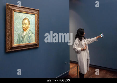 Menschen, die Kunst am Musée d'Orsay Stockfoto