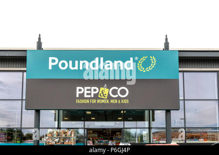 Über eine Poundland Store anmelden Stockfoto