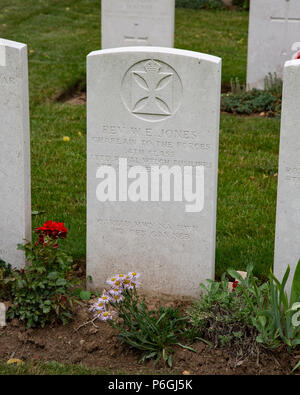 Grab von Kaplan W E Jones in Prospect Hill CWGC Friedhof, Frankreich Stockfoto