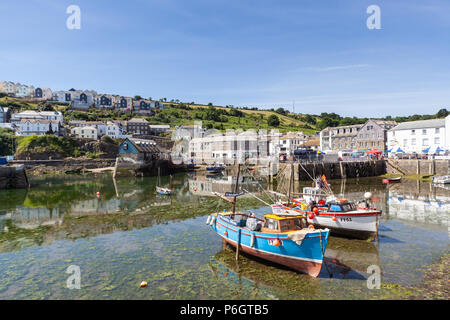 Blick auf die kornische Hafenstadt mevagissey cornwal uk ein Fischerhafen Stockfoto