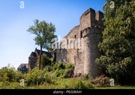 Deutschland, Ruhrgebiet, Stadt Wetter an der Ruhr, die Ruine der alten Burg. Deutschland, Ruhrgebiet, Wetter an der Ruhr, die Ruine der Burg Wetter. Stockfoto