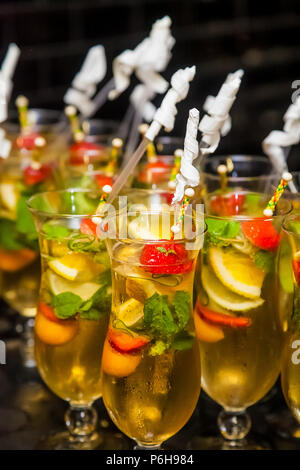 Wein Cocktail am Gala Dinner Bankett Veranstaltung willkommen Stockfoto