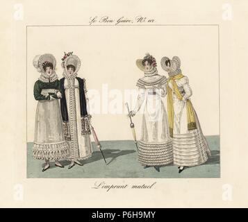 Die gegenseitige Aufnahme von Moden zwischen französischen und englischen Frauen, Anfang des 19. Jahrhunderts. Beide tragen identische Stil Motorhauben, gerüschten Kleider, Schals und Spencer Jacken. Papierkörbe Gravur von Pierre de la Mesangere's Le Bon Genre, Paris, 1817. Stockfoto