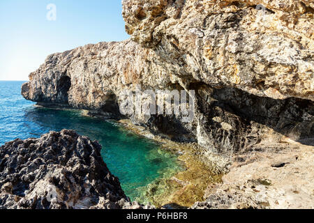 Ayioi Anargyroi Höhlen, in der Nähe von Protaras an der Südwestküste Zyperns Stockfoto