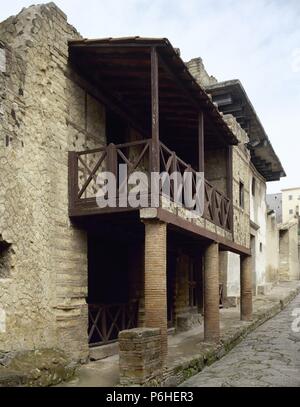 Italien. Herculaneum.  Haus des Opus Craticium oder Casa eine Graticcio. Von außen. Campania. Stockfoto