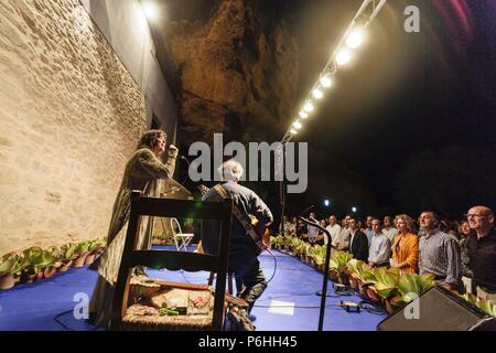 Concierto de Maria del Mar Bonet en El Santuario de nostra Senyora de Gràcia, Llucmajor, Campos. Mallorca Islas Baleares. España. Stockfoto