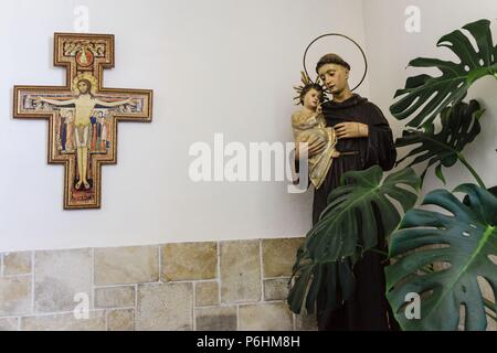 Iglesia Catolica, Santuario de Nostra Senyora de Cura, ubicado en El Puig de Cura, Pla de Mallorca, Mallorca, Islas Baleares, España. Stockfoto