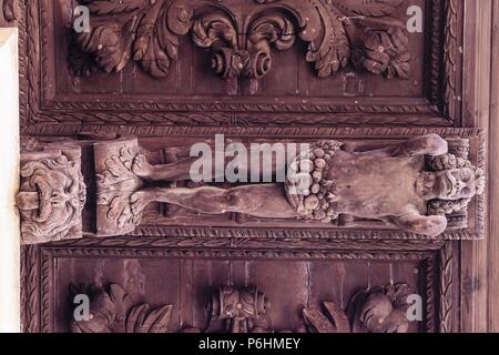 Atlante, voladizo de Madera en La Fachada del Ayuntamiento - tallado por el escultor Gabriel Torres Cladera en 1680, Plaza de Cort, Palma, Mallorca, Balearen, Spanien, Europa. Stockfoto