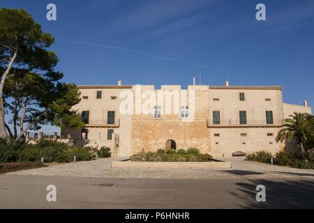 Molino y Torre gotica, Sa Torre, documentada en época musulmana Como alquería al-Borge, Llucmajor, Mallorca, Balearen, Spanien, Europa. Stockfoto