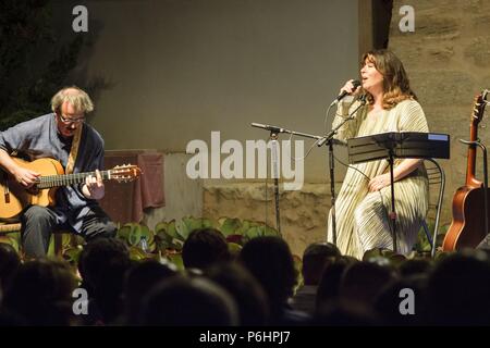 Concierto de Maria del Mar Bonet en El Santuario de nostra Senyora de Gràcia, Llucmajor, Campos. Mallorca Islas Baleares. España. Stockfoto