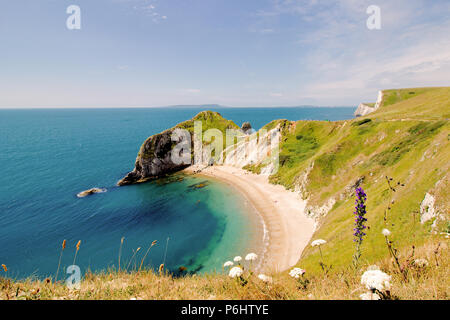 Eine Postkarte der Mann des Krieges Bay, Dorset, Großbritannien Stockfoto