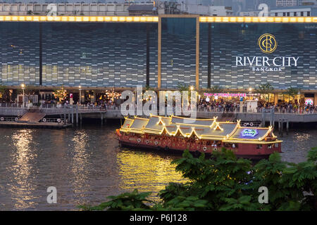 River City Shopping Mall auf dem Chao Phraya River, Bangkok, Thailand Stockfoto