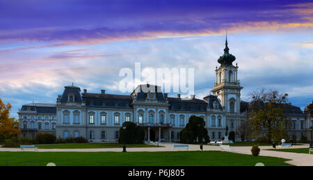 Blick auf Schloss Festetics eine der größten ungarischen Herrenhäuser, Keszthely. Stockfoto