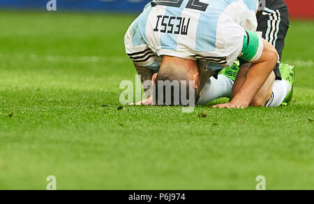 Kasan, Russland, Juni 30, 2018 Lionel Messi, Argentinien 10 traurig, enttäuscht, wütend, Emotionen, Enttäuschung, Frustration, Frustration, Traurigkeit, Verzweiflung, Hoffnungslosigkeit, Argentinien - Frankreich FIFA WM 2018 Russland, am Besten von 16, Saison 2018/2019, 30. Juni 2018 Stadion K a z a n - A r e n a in Kasan, Russland. © Peter Schatz/Alamy leben Nachrichten Stockfoto