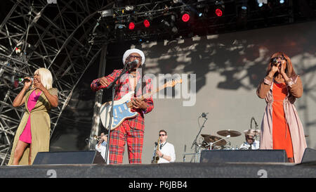 Glasgow, Schottland, Großbritannien. 30. Juni, 2018. Nile Rodgers und Chic im Konzert im Fiesta x Falten Festival. Credit: Stuart Westwood/Alamy leben Nachrichten Stockfoto