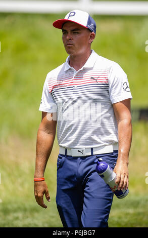 Potomac, MD, USA. 30. Juni, 2018. Rickie Fowler während der dritten Runde der Quicken Loans Nationalen an TPC Potomac in Potomac, MD. Justin Cooper/CSM/Alamy leben Nachrichten Stockfoto