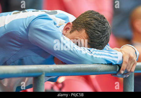 Kasan, Russland. 30 Jun, 2018. Argentinien - Frankreich, Fußball, Kasan, 30. Juni 2018 Argentinien Ventilator, traurig, enttäuscht, wütend, Emotionen, Enttäuschung, Frustration, Frustration, Traurigkeit, Verzweiflung, Hoffnungslosigkeit, Argentinien - Frankreich FIFA WM 2018 Russland, am Besten von 16, Saison 2018/2019, 30. Juni 2018 Stadion K a z a n - A r e n a in Kasan, Russland. © Peter Schatz/Alamy leben Nachrichten Stockfoto