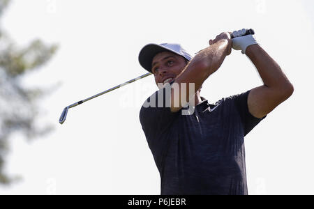 Potomac, MD, USA. 30. Juni, 2018. Francesco Molinari zweigt weg auf dem 17 Loch während der dritten Runde der Quicken Loans Nationalen an TPC Potomac in Potomac, MD. Justin Cooper/CSM/Alamy leben Nachrichten Stockfoto