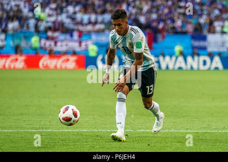 Kazan Arena, Kazan, Russland. 30. Juni, 2018. FIFA Fußball-WM, rund von 16, Frankreich gegen Argentinien; Maximiliano Meza von Argentinien Quelle: Aktion plus Sport/Alamy leben Nachrichten Stockfoto