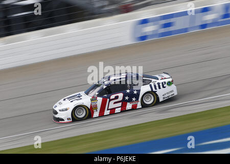 Joliet, Illinois, USA. 30. Juni, 2018. Brad Keselowski (2) nimmt zu dem Titel für die Overton 400 an der Chicagoland Speedway in Joliet, Illinois Credit: Justin R. Noe Asp Inc/ASP/ZUMA Draht/Alamy Leben Nachrichten zu üben Stockfoto