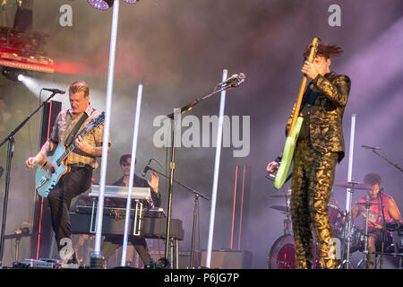 Finsbury Park, UK. 30.06.2018, Queens of the Stone Age Dachverkleidung Queens of the Stone Age und Freunde mit Joshua Homme, Troy Van Leeuwen, Michael Shuman, Dean Fertita, Jon Theodore. UK. Finsbury Park in London. Editorial nur © Jason Richardson/Alamy leben Nachrichten Stockfoto