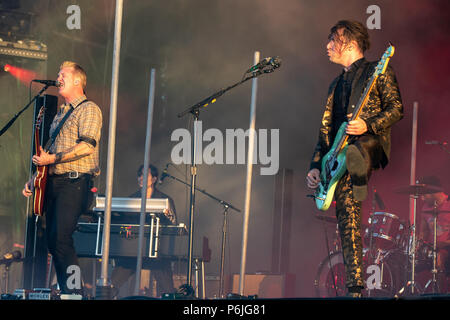 Finsbury Park, UK. 30.06.2018, Queens of the Stone Age Dachverkleidung Queens of the Stone Age und Freunde mit Joshua Homme, Troy Van Leeuwen, Michael Shuman, Dean Fertita, Jon Theodore. UK. Finsbury Park in London. Editorial nur © Jason Richardson/Alamy leben Nachrichten Stockfoto