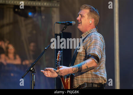 Finsbury Park, UK. 30.06.2018, Queens of the Stone Age Dachverkleidung Queens of the Stone Age und Freunde mit Joshua Homme, Troy Van Leeuwen, Michael Shuman, Dean Fertita, Jon Theodore. UK. Finsbury Park in London. Editorial nur © Jason Richardson/Alamy leben Nachrichten Stockfoto