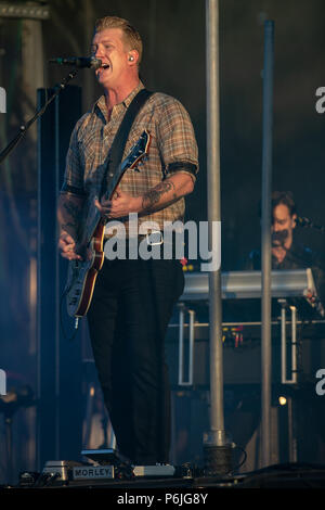 Finsbury Park, UK. 30.06.2018, Queens of the Stone Age Dachverkleidung Queens of the Stone Age und Freunde mit Joshua Homme, Troy Van Leeuwen, Michael Shuman, Dean Fertita, Jon Theodore. UK. Finsbury Park in London. Editorial nur © Jason Richardson/Alamy leben Nachrichten Stockfoto