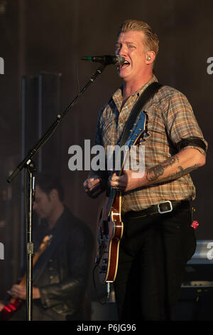 Finsbury Park, UK. 30.06.2018, Queens of the Stone Age Dachverkleidung Queens of the Stone Age und Freunde mit Joshua Homme, Troy Van Leeuwen, Michael Shuman, Dean Fertita, Jon Theodore. UK. Finsbury Park in London. Editorial nur © Jason Richardson/Alamy leben Nachrichten Stockfoto