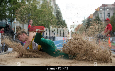 Vilnius, Litauen. 30. Juni, 2018. Langer Damenpullover Petrosevicius konkurriert während springen Vilnius 2018 in Vilnius, Litauen statt, am 30. Juni 2018. Credit: alfredas Pliadis/Xinhua/Alamy leben Nachrichten Stockfoto