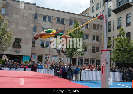 Vilnius, Litauen. 30. Juni, 2018. Hochspringer Glebauskas konkurriert im Hochsprung Rennen springen Vilnius 2018 in Vilnius, Litauen statt, am 30. Juni 2018. Credit: alfredas Pliadis/Xinhua/Alamy leben Nachrichten Stockfoto