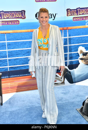 Los Angeles, USA. 30 Jun, 2018. Jodie Sweetin bei der Weltpremiere für "Hotel Transylvania 3: Sommer Urlaub" im Regency Dorf Theater Bild: Sarah Stewart Credit: Sarah Stewart/Alamy leben Nachrichten Stockfoto