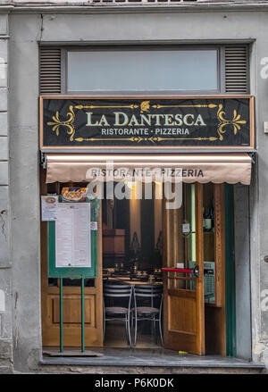 Florenz, Italien. Juni 1, 2018: berühmte Pizzeria typisch italienisches Restaurant, befindet sich auf der Straße namens Via Panzani, noch leeren Stockfoto