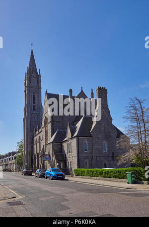 Eine alte Granit Kirche umgewandelt in Büros auf der Queens Road in der Granite City Aberdeen, Aberdeenshire, Schottland. Stockfoto