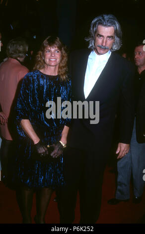 HOLLYWOOD, CA - 18 Dezember: (L-R) Schauspielerin Katharine Ross und Schauspieler Sam Elliott nehmen an der 'Rush' Hollywood Premiere am 18. Dezember 1991 an die Allgemeine Kino Hollywood Galaxy 6 in Hollywood, Kalifornien. Foto von Barry King/Alamy Stock Foto Stockfoto