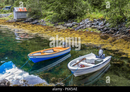 Boote in Geiranger Fjord Norwegen Stockfoto