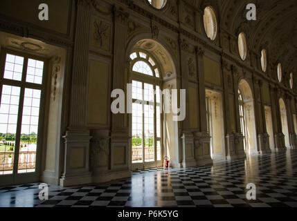 Turin, Piemont, Italien, 15. Juni 2018: Die suggestive Innenraum von Venaria Reale UNESCO Weltkulturerbe Stockfoto