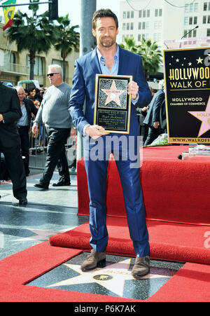 Hugh Jackman geehrt mit einem Stern auf dem Hollywood Walk of Fame in Los Angeles geehrt. Hugh Jackman 13 Veranstaltung in Hollywood Leben - Kalifornien, Red Carpet Event, USA, Filmindustrie, Prominente, Fotografie, Bestof, Kunst, Kultur und Unterhaltung, Topix prominente Mode, Besten, Hollywood Leben, Event in Hollywood Leben - Kalifornien, Film Stars, TV Stars, Musik, Promis, Topix, Bestof, Kunst, Kultur und Unterhaltung, Fotografie, Anfrage tsuni@Gamma-USA.com, Kredit Tsuni/USA, ausgezeichnet mit einem Stern auf dem Hollywood Walk ofFame in Los Angeles, 2012 Stockfoto