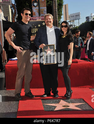 John Wells, Lucy Liu, Goran Visnjic an John Wells Stern geehrt mit einem Stern auf dem Hollywood Walk of Fame in Los Angeles. John Wells, Lucy Liu, Goran Visnjic 18 Veranstaltung in Hollywood Leben - Kalifornien, Red Carpet Event, USA, Filmindustrie, Prominente, Fotografie, Bestof, Kunst, Kultur und Unterhaltung, Topix prominente Mode, Besten, Hollywood Leben, Event in Hollywood Leben - Kalifornien, Film Stars, TV Stars, Musik, Promis, Topix, Bestof, Kunst, Kultur und Unterhaltung, Fotografie, Anfrage tsuni@Gamma-USA.com, Kredit Tsuni/USA, ausgezeichnet mit einem Stern auf dem Hollywood Wa Stockfoto