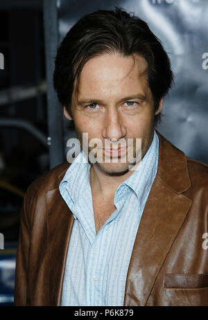 David Duchovny Ankunft am Freitag Abend Leuchten Premiere auf der Chinese Theatre in Los Angeles. Oktober 6, 2004. DuchovnyDavid088 Red Carpet Event, Vertikal, USA, Filmindustrie, Prominente, Fotografie, Bestof, Kunst, Kultur und Unterhaltung, Topix Prominente Fashion/Vertikal, Besten, Event in Hollywood Leben - Kalifornien, Roter Teppich und backstage, USA, Film, Stars, Film Stars, TV Stars, Musik, Promis, Fotografie, Bestof, Kunst, Kultur und Unterhaltung, Topix, headshot, vertikal, eine Person aus dem Jahr 2004, Anfrage tsuni@Gamma-USA.com Stockfoto