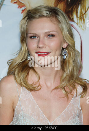 Kirsten Dunst Ankunft auf der Wimbledon Premiere auf der Samuel Goldwyn Theater Akademie für Kunst und Wissenschaft in Los Angeles. September 13, 2004. DunstKirsten004 Red Carpet Event, Vertikal, USA, Filmindustrie, Prominente, Fotografie, Bestof, Kunst, Kultur und Unterhaltung, Topix Prominente Fashion/Vertikal, Besten, Event in Hollywood Leben - Kalifornien, Roter Teppich und backstage, USA, Film, Stars, Film Stars, TV Stars, Musik, Promis, Fotografie, Bestof, Kunst, Kultur und Unterhaltung, Topix, headshot, vertikal, eine Person aus dem Jahr Stockfoto